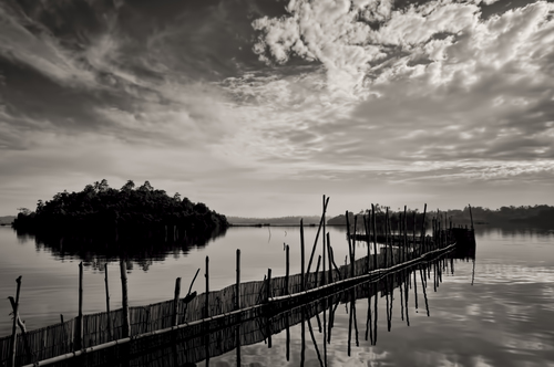 Fish traps on the Maduwa river